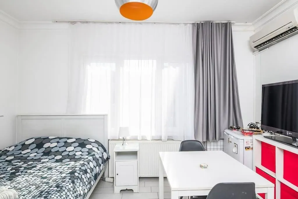 Cute 1 Room W Ac 300 Meters To Istiklal Street Istanbul